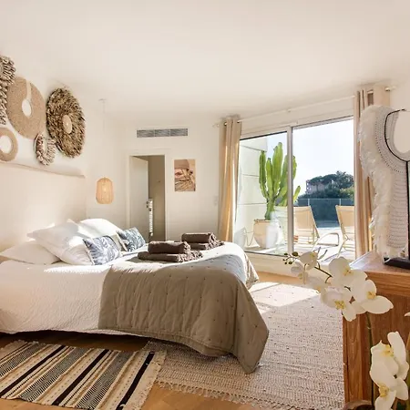 Hibiscus Penthouse