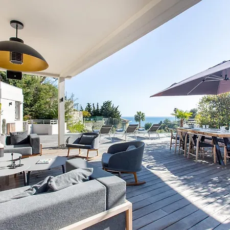 Hibiscus Penthouse Apartment *